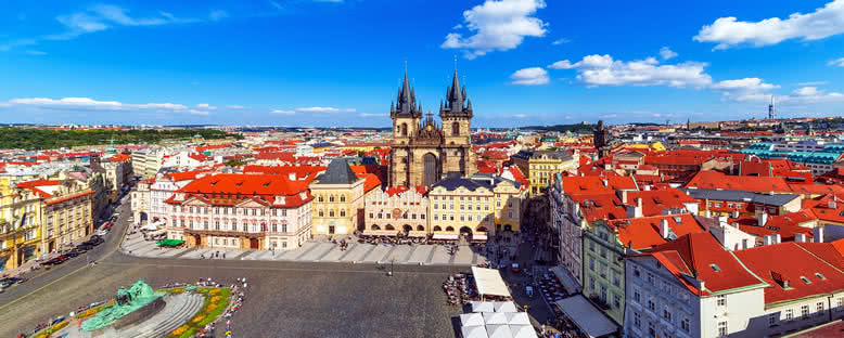Şehir Meydanı ve Tyn Kilisesi - Prag