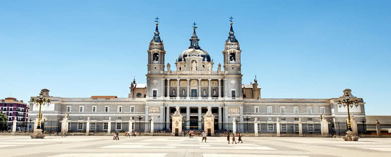 Almudena Katedrali - Madrid