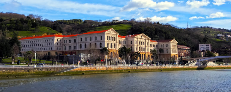 Deusto Üniversitesi ve Nehir Manzarası - Bilbao