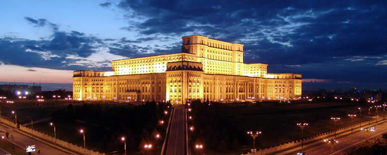 Gece Işıklarıyla Parlamento Binası - Bükreş