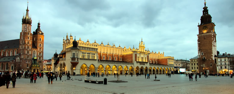 St. Mary Katedrali ve Belediye Binası - Krakow