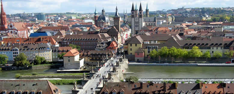 Şehir Manzarası ve Katedral - Würzburg