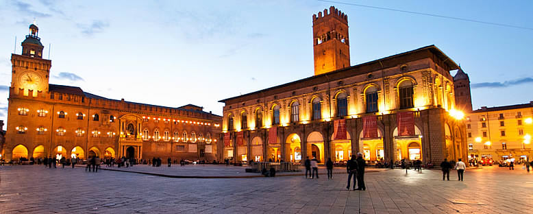 Piazza Maggiore'de Akşam - Bologna