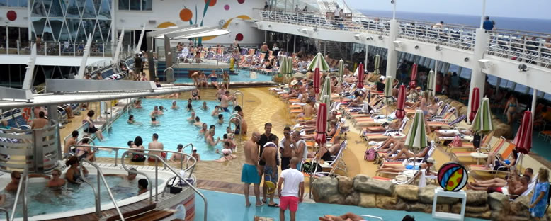 Havuz Başı - Allure of the Seas