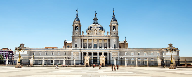 Almudena Katedrali - Madrid