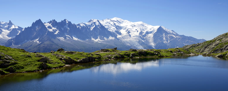 Cheserys Gölü ve Dağ Manzarası - Mont Blanc