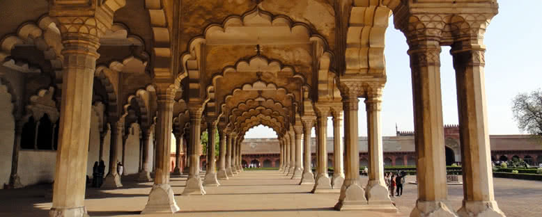 Agra Kalesi'nin Bahçesi - Agra