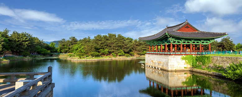 Anapji Gölü Kıyıları - Busan