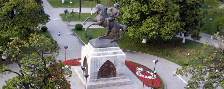 Atatürk Heykeli ve Park - Samsun
