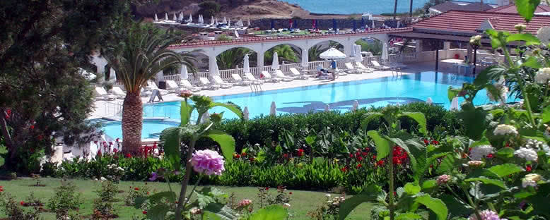 Bahçeler ve Havuz - Deniz Kızı Royal Hotel