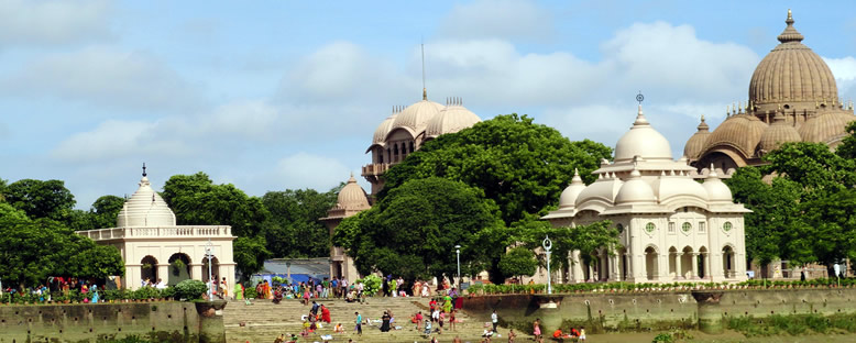 Belur Math Tapınağı'nın Nehirden Görünüşü - Kalküta