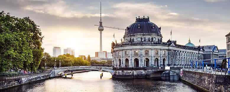 Müzeler Adası ve TV Kulesi - Berlin
