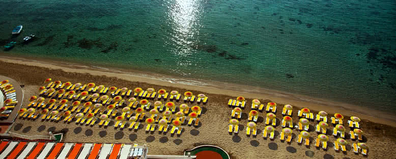 Deniz Kenarı - Salamis Bay Conti Hotel