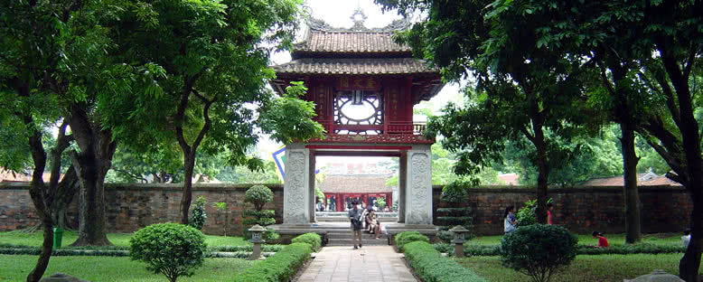 Edebiyat Tapınağı Bahçeleri - Hanoi