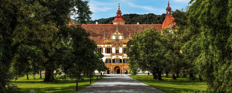 Eggenberg Sarayı Girişi - Graz