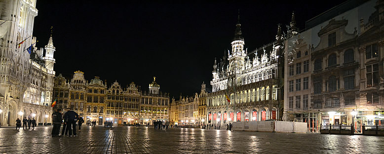 Gece Işıklarıyla Grote Markt - Brüksel