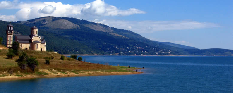 Göl ve Kilise - Mavrovo