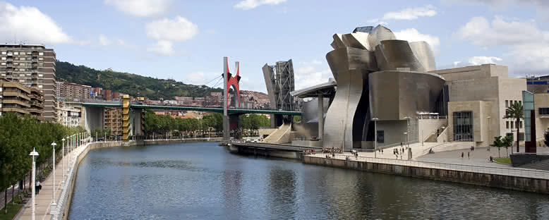 Guggenheim Müzesi ve Nervion Nehri - Bilbao