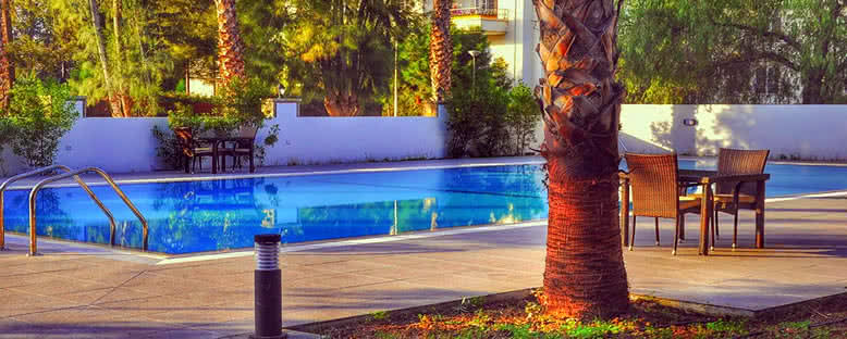 Havuz Başı - Park Palace Hotel