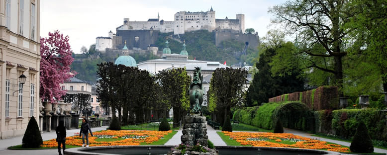 Mirabell Sarayı Bahçeleri - Sazlburg