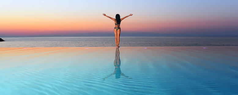 Infinity Pool - Acapulco Resort Hotel