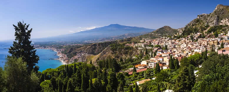 Kent Manzarası ve Etna Yanardağı - Taormina