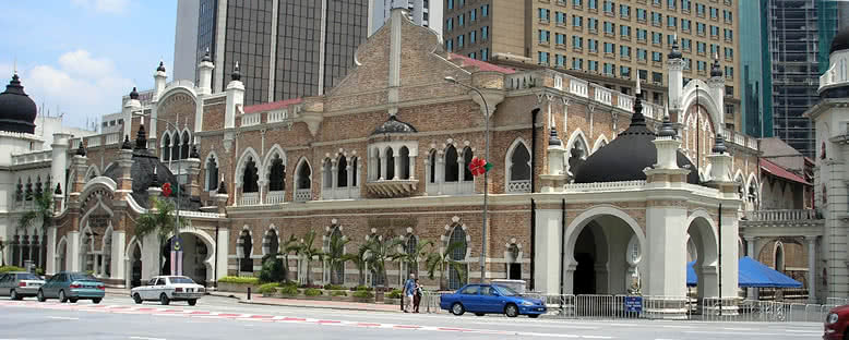 Merdeka Meydanı ve Eski Belediye Binası - Kuala Lumpur
