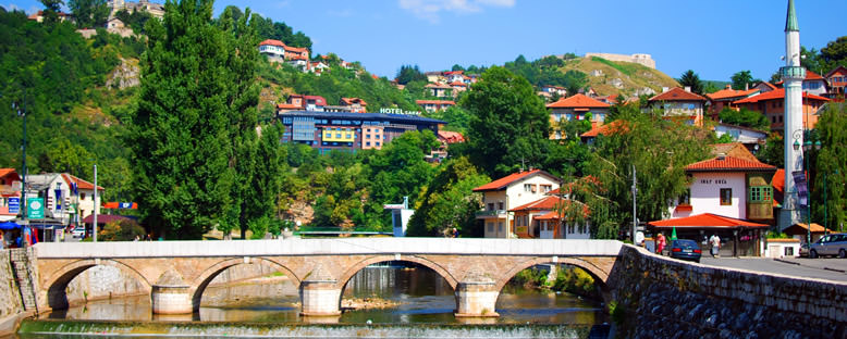Miljacka Nehri ve Köprü - Saraybosna