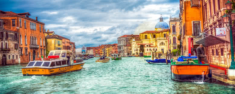 Kanal ve Binalar - Venedik