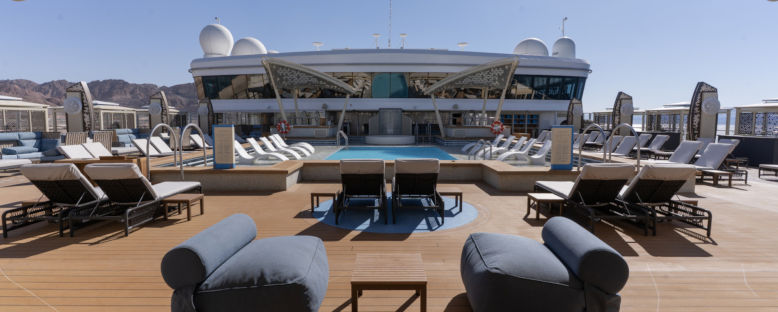 Sky Pool & Lounge - Aroya