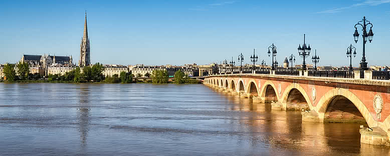 Taş Köprü ve St. Michel Katedrali - Bordeaux