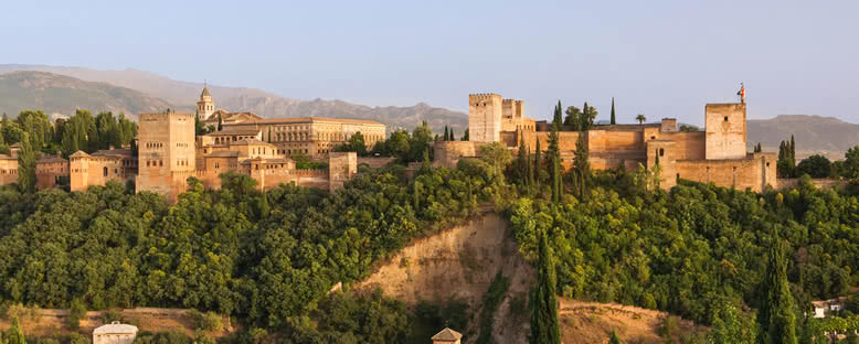 Tepe Üzerinde Elhamra - Granada